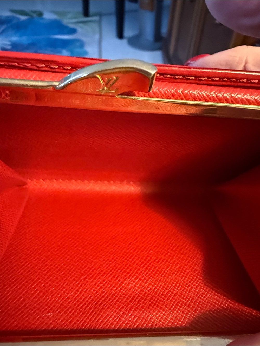 LV Epi Red Textured Women's Wallet Leather with kiss-lock - Picture 7 of 13
